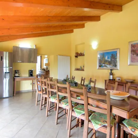 Vibrant Villa In Torre Di Ruggiero With Sauna Villa *