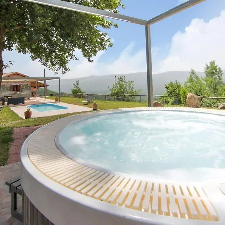 Villa Vibrant Villa In Torre Di Ruggiero With Sauna Torre di Ruggiero