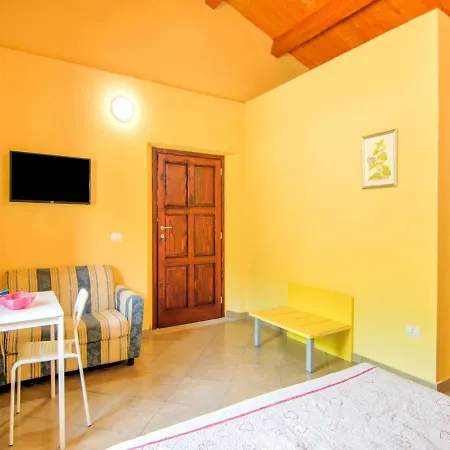 Vibrant Villa In Torre Di Ruggiero With Sauna